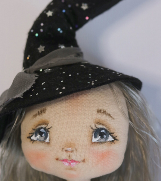 Маленька авторська інтер'єрна сувенірна лялька відьмочка