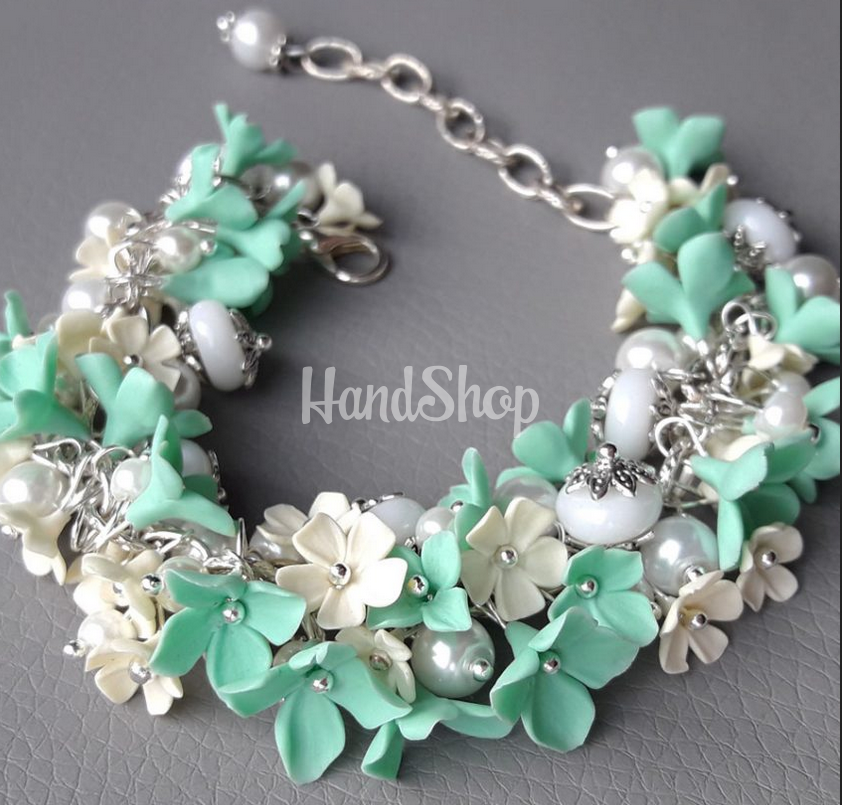 Квітковий браслет з пишною композицією полімерна глина Квітковий браслет з пишною композицією полімерна глина
