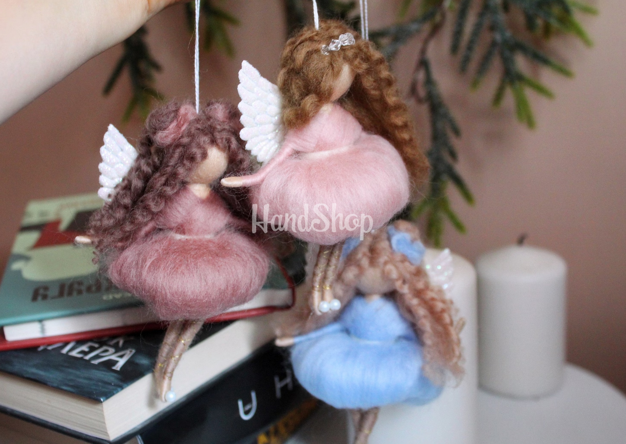 Лялька валяна з вовни сувенір підвска на ялинку ангел в сукні Лялька валяна з вовни сувенір підвска на ялинку ангел в сукні