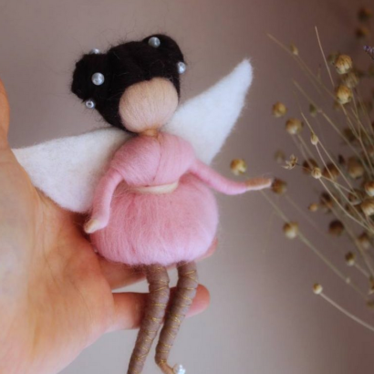 Маленька лялька янгол підвіска балерина сувенір на щастя