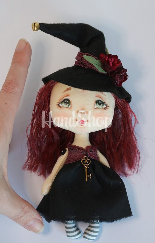 Відьмочка авторська інтер’єрна сувенірна лялька у ковпаці Відьмочка авторська інтер’єрна сувенірна лялька у ковпаці