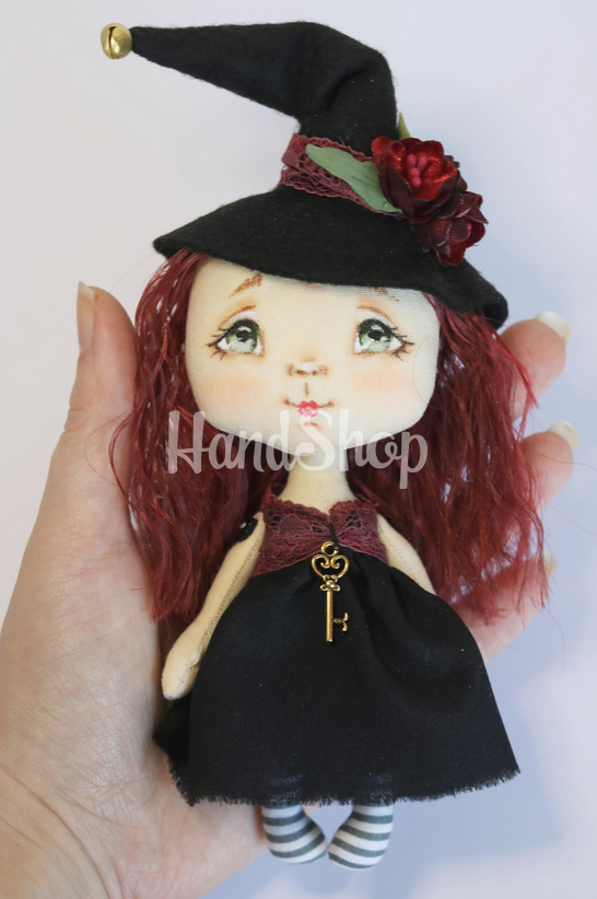 Відьмочка авторська інтер’єрна сувенірна лялька у ковпаці Відьмочка авторська інтер’єрна сувенірна лялька у ковпаці