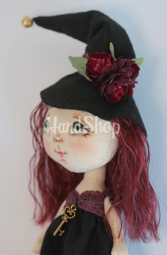 Відьмочка авторська інтер’єрна сувенірна лялька у ковпаці Відьмочка авторська інтер’єрна сувенірна лялька у ковпаці