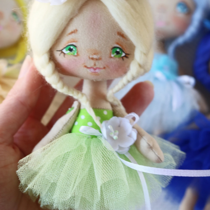 Міні лялька авторська блондинка з ромашками