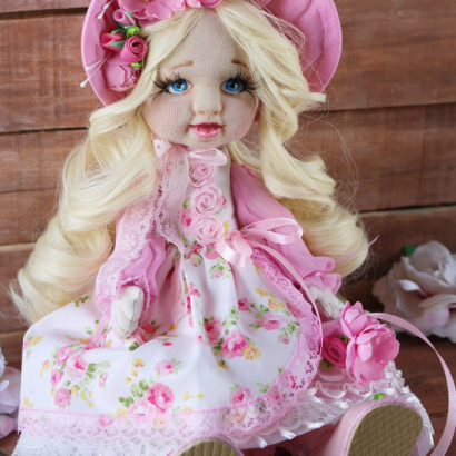 Наша авторська вишукана текстильна ретро лялька – справжня перлина для поціновувачів класики та ручної роботи.