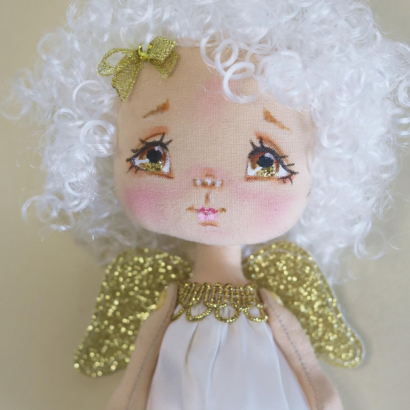 Сувенірна лялька з кудрявим волоссям ангелик