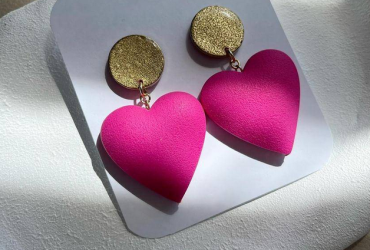 Ексклюзивна розкіш: неперевершена естетика в рожевих сережках-сердечках для найвибагливіших дівчат