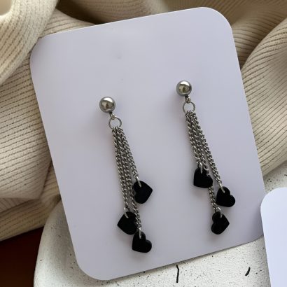 Довгі сережки міні чорні сердечка на ланцюжку глина