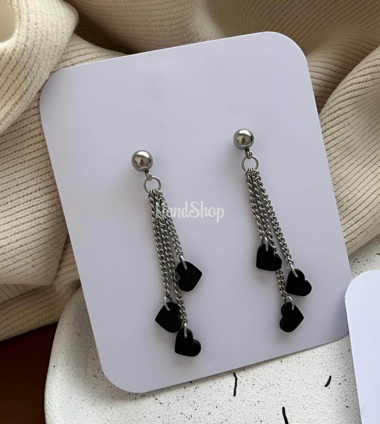Довгі сережки міні чорні сердечка на ланцюжку глина Довгі сережки міні чорні сердечка на ланцюжку глина