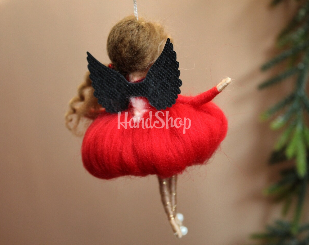 Авторська лялька підвіска янгол червона сукня Валентинка 2024 Авторська лялька підвіска янгол червона сукня Валентинка 2024