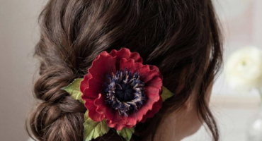 Червоний мак із фоамірану - яскрава резинка для волосся, що підкреслює вашу індивідуальність Червоний мак із фоамірану - яскрава резинка для волосся, що підкреслює вашу індивідуальність