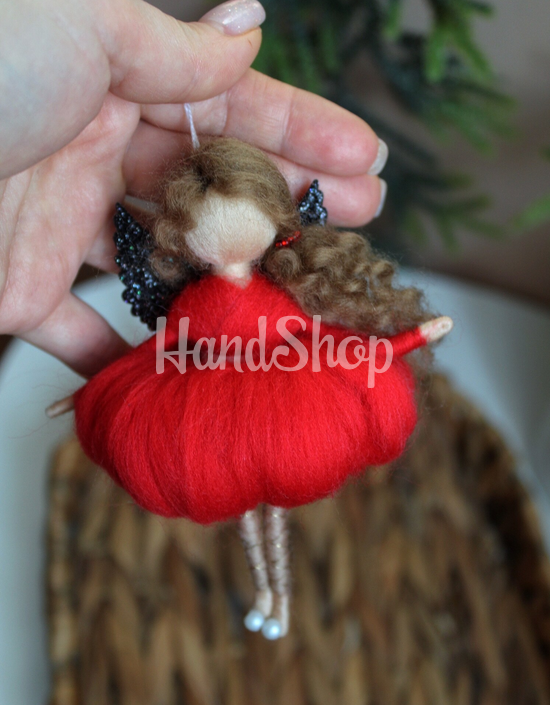 Авторська лялька підвіска янгол червона сукня Валентинка 2024 Авторська лялька підвіска янгол червона сукня Валентинка 2024