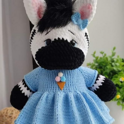 Авторська м'яка іграшка зебра у сукні: ідеальний подарунок для дівчаток та дорослих