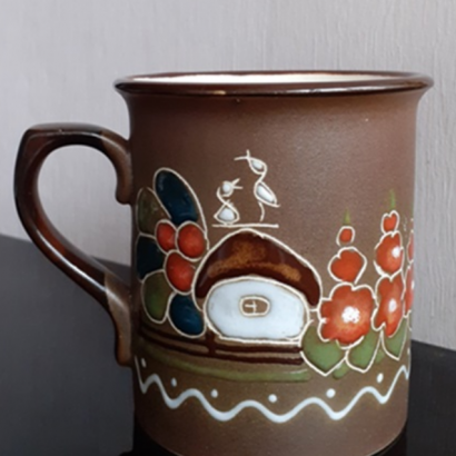 Сувенірна чашка українська хатинка та мальви, кераміка, 300 мл
