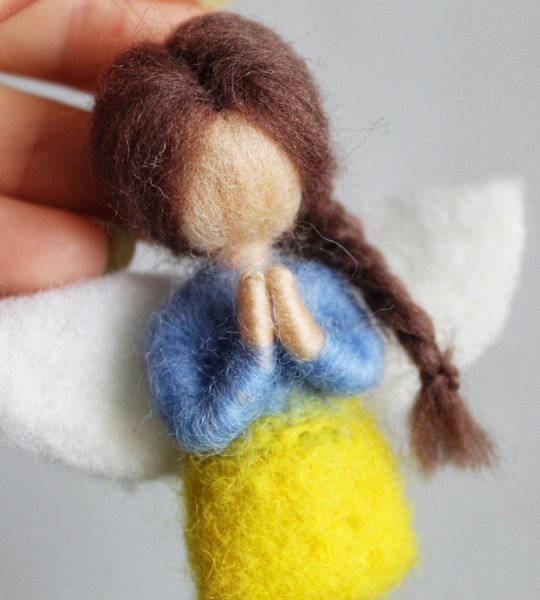 Авторська брошка лялька янгол UKRAINE сувенір із шерсті