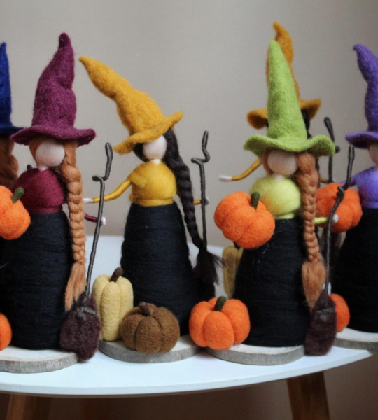Сувенір лялька відьмочка з шерсті на Halloween (на вибір!)