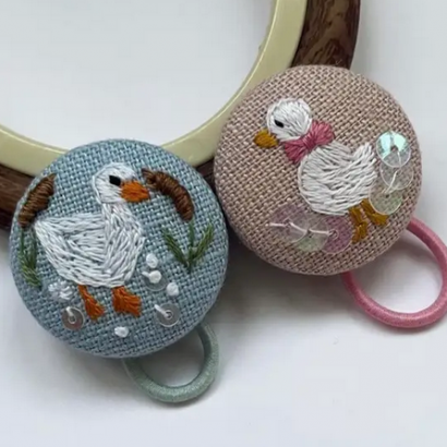 Дитячі резинки для волосся гуси, ручна вишивка 2 шт