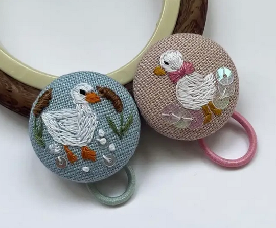 Дитячі резинки для волосся гуси, ручна вишивка 2 шт