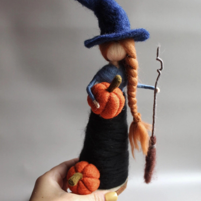 Сувенір лялька відьмочка з шерсті на Halloween (на вибір!)