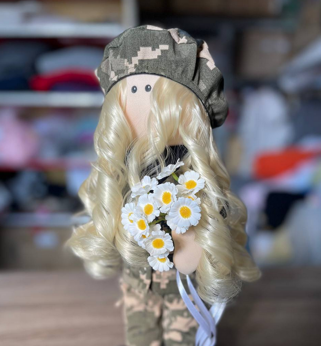 Авторська текстильна лялька тільда захисниця України - символ сили, ніжності й любові до Батьківщини