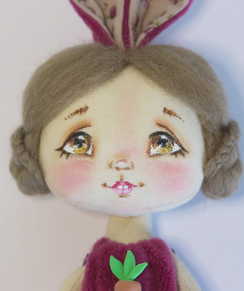 Дитяча лялька іграшкова зайка у плюшевому комбінезоні