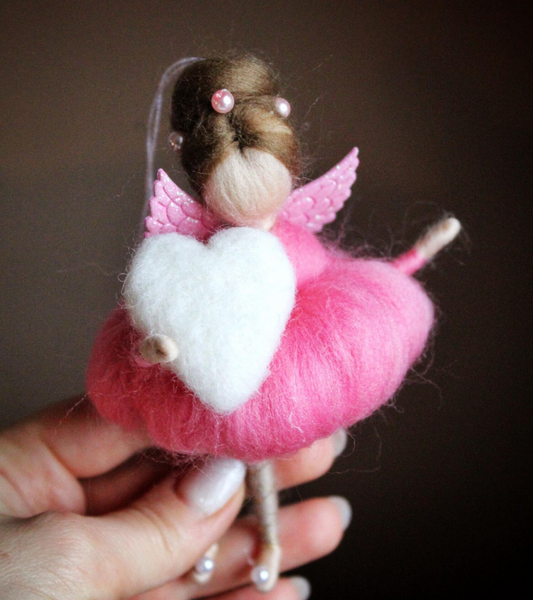 Лялька ангел з крилами підвіска валентинка у рожевій сукні