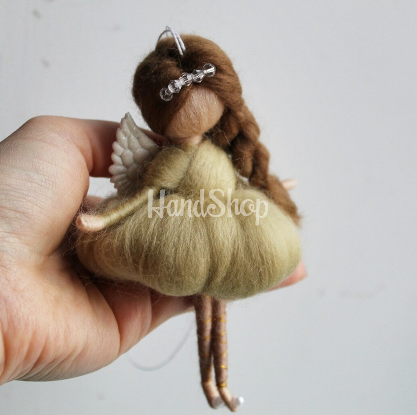 Сувенірна лялька дитяча ангел в пишній сукні підвіска Сувенірна лялька дитяча ангел в пишній сукні підвіска