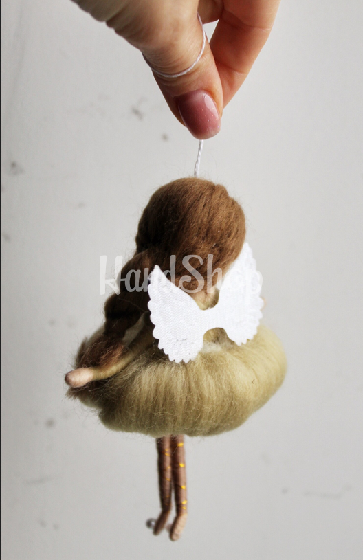 Сувенірна лялька дитяча ангел в пишній сукні підвіска Сувенірна лялька дитяча ангел в пишній сукні підвіска