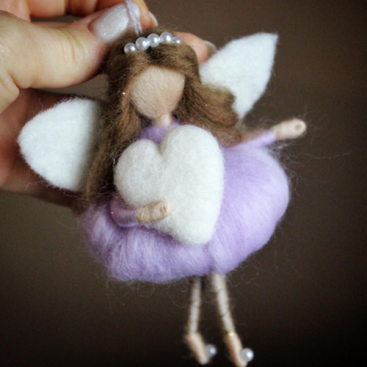 Лялька ангел з крилами підвіска валентинка з сердечком