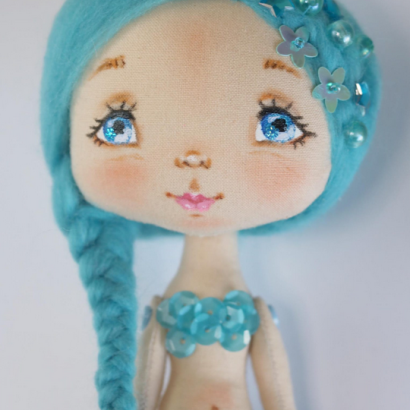 Сувенірна лялька русалонька з довгим волоссям косою