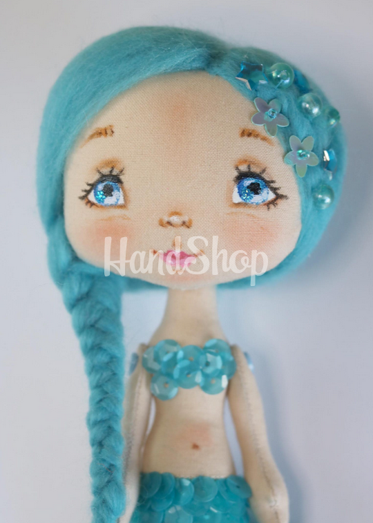 Сувенірна лялька русалонька з довгим волоссям косою Сувенірна лялька русалонька з довгим волоссям косою