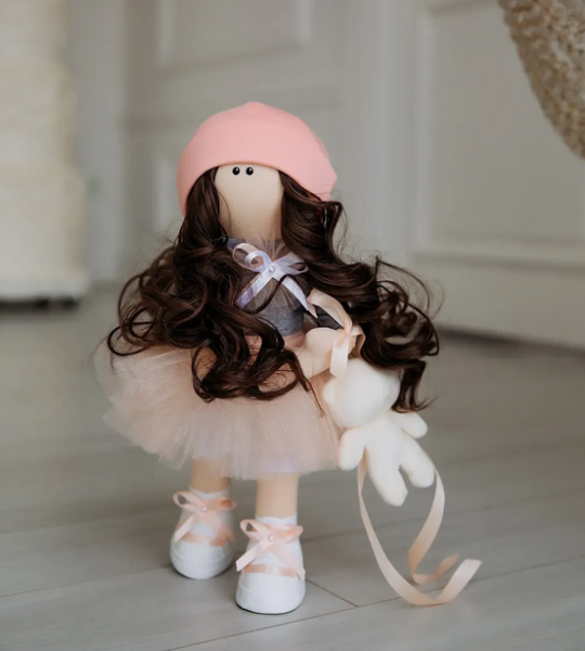 Інтер’єрна лялька з довгим кудрявим волоссям з ведмедиком