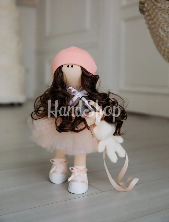 Інтер’єрна лялька з довгим кудрявим волоссям з ведмедиком Інтер’єрна лялька з довгим кудрявим волоссям з ведмедиком