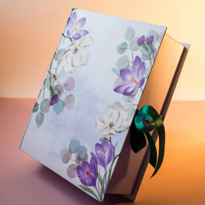 Подарункова коробка для одягу, солодощів, пляшок квіти крокуси