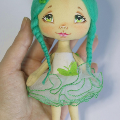 Маленька текстильна лялька сувенірна з бірюзовим волоссям