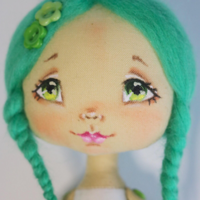 Маленька текстильна лялька сувенірна з бірюзовим волоссям