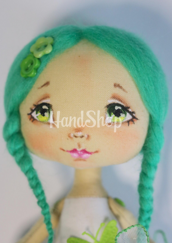 Маленька текстильна лялька сувенірна з бірюзовим волоссям Маленька текстильна лялька сувенірна з бірюзовим волоссям