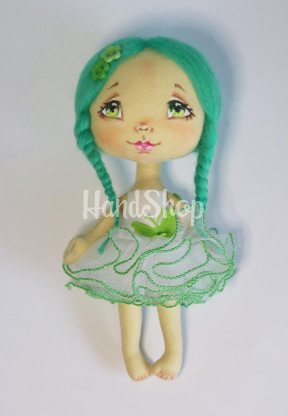 Маленька текстильна лялька сувенірна з бірюзовим волоссям Маленька текстильна лялька сувенірна з бірюзовим волоссям