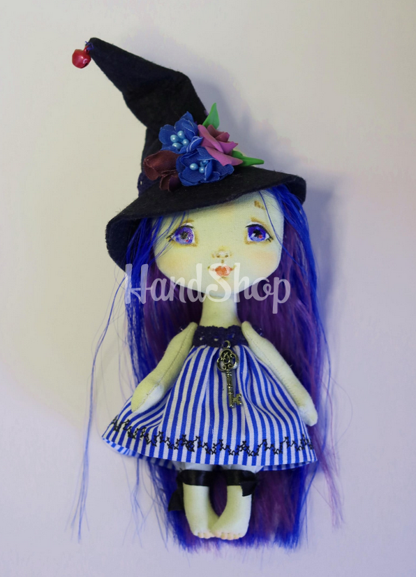 Авторська інтер’єрна лялька відьмочка з синім волоссям Авторська інтер’єрна лялька відьмочка з синім волоссям