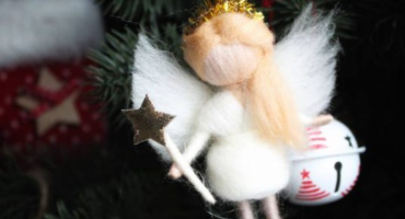 Чарівний ангел на ялинці 2026: авторські сувенірні ляльки з вовни, які створюють атмосферу свята
