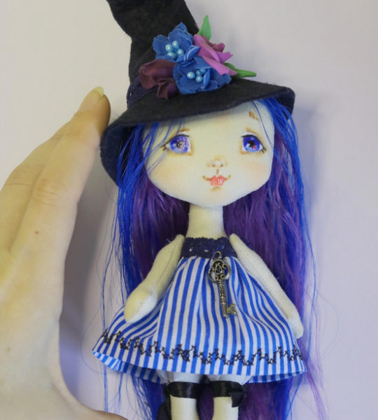 Авторська інтер’єрна лялька відьмочка з синім волоссям