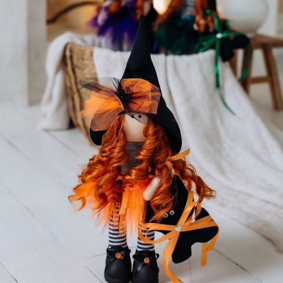 Лялька відьма кучерява руда в ковпаку з котиком Halloween