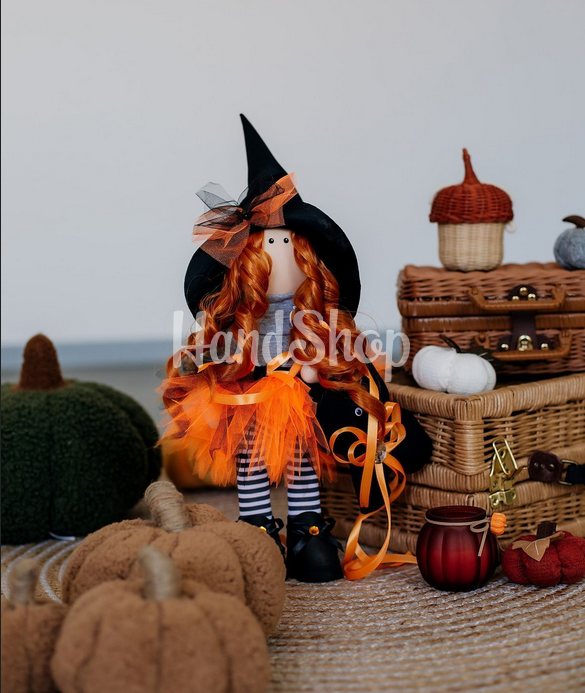Лялька відьма кучерява руда в ковпаку з котиком Halloween Лялька відьма кучерява руда в ковпаку з котиком Halloween