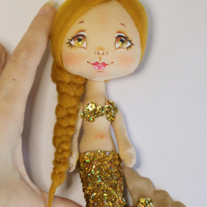 Новорічна сувенірна лялька русалочка з короною