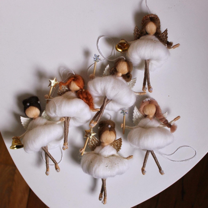 Різдвяна лялька з вовни в білій сукні ангел підвіска 2026