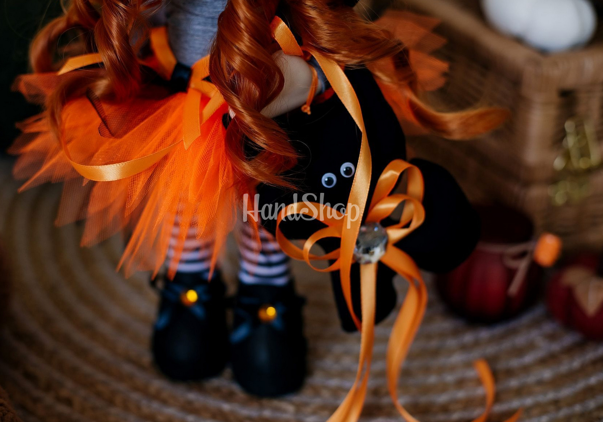 Лялька відьма кучерява руда в ковпаку з котиком Halloween Лялька відьма кучерява руда в ковпаку з котиком Halloween
