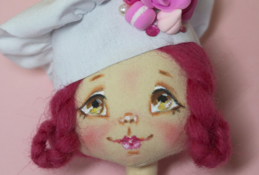 Авторська міні-лялька кондитер ручної роботи - подарунок для повара, кондитера та поціновувачів солодкого мистецтва