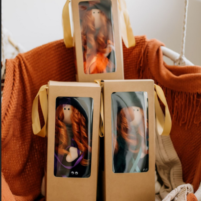 Лялька відьма кучерява руда в ковпаку з котиком Halloween