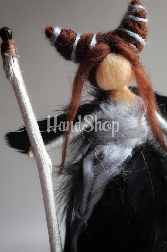 Авторська сувенірна лісова відьма з зіллям на підставці Авторська сувенірна лісова відьма з зіллям на підставці