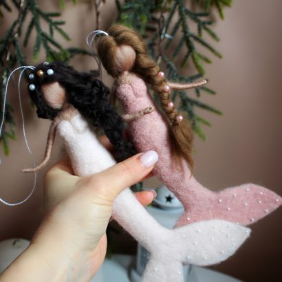 Сувенірна лялька підвіска казкова русалонька принцеса